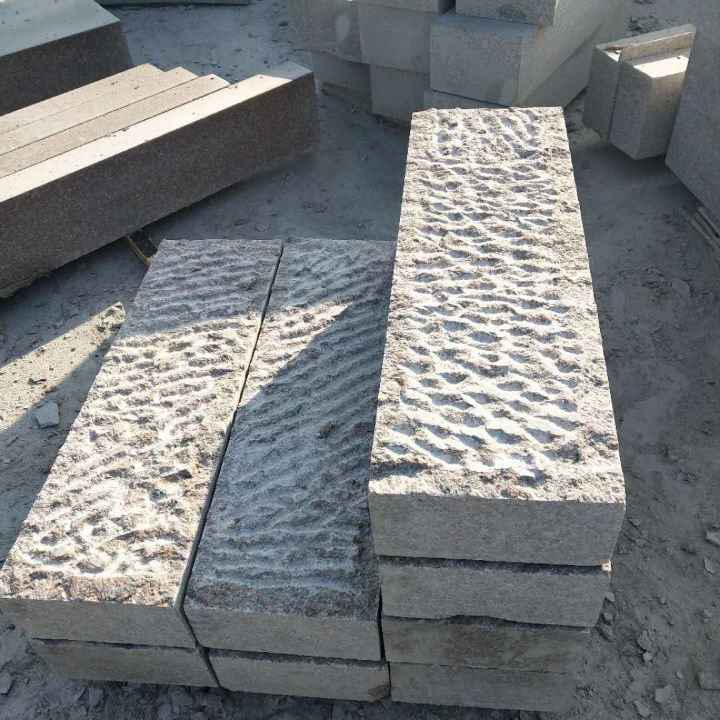 花岗岩斧凿面台阶