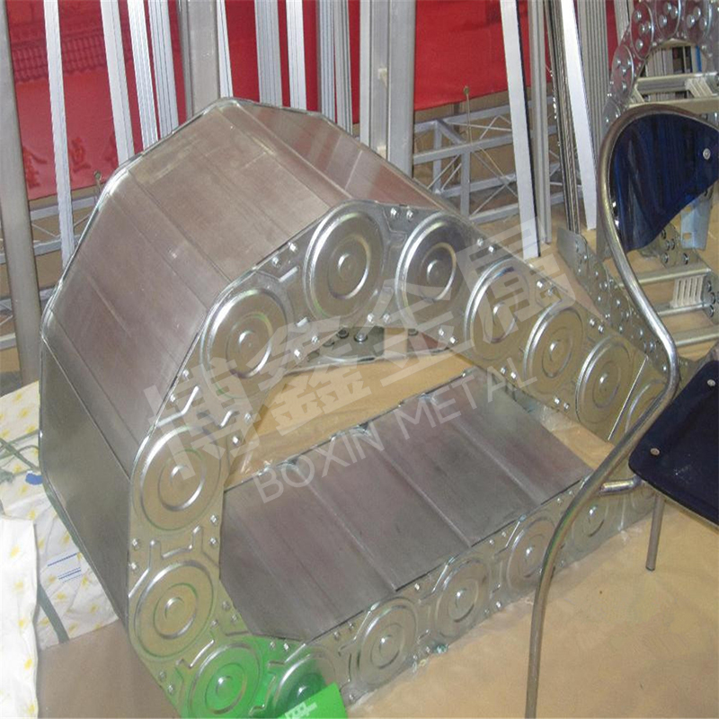 TL225型钢制拖链