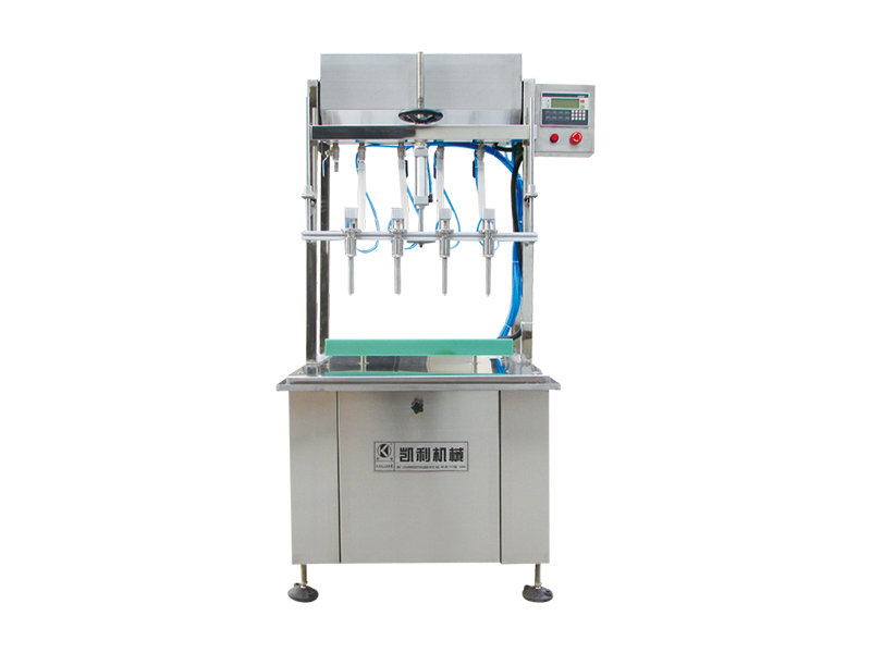 四頭半自動直線灌裝機