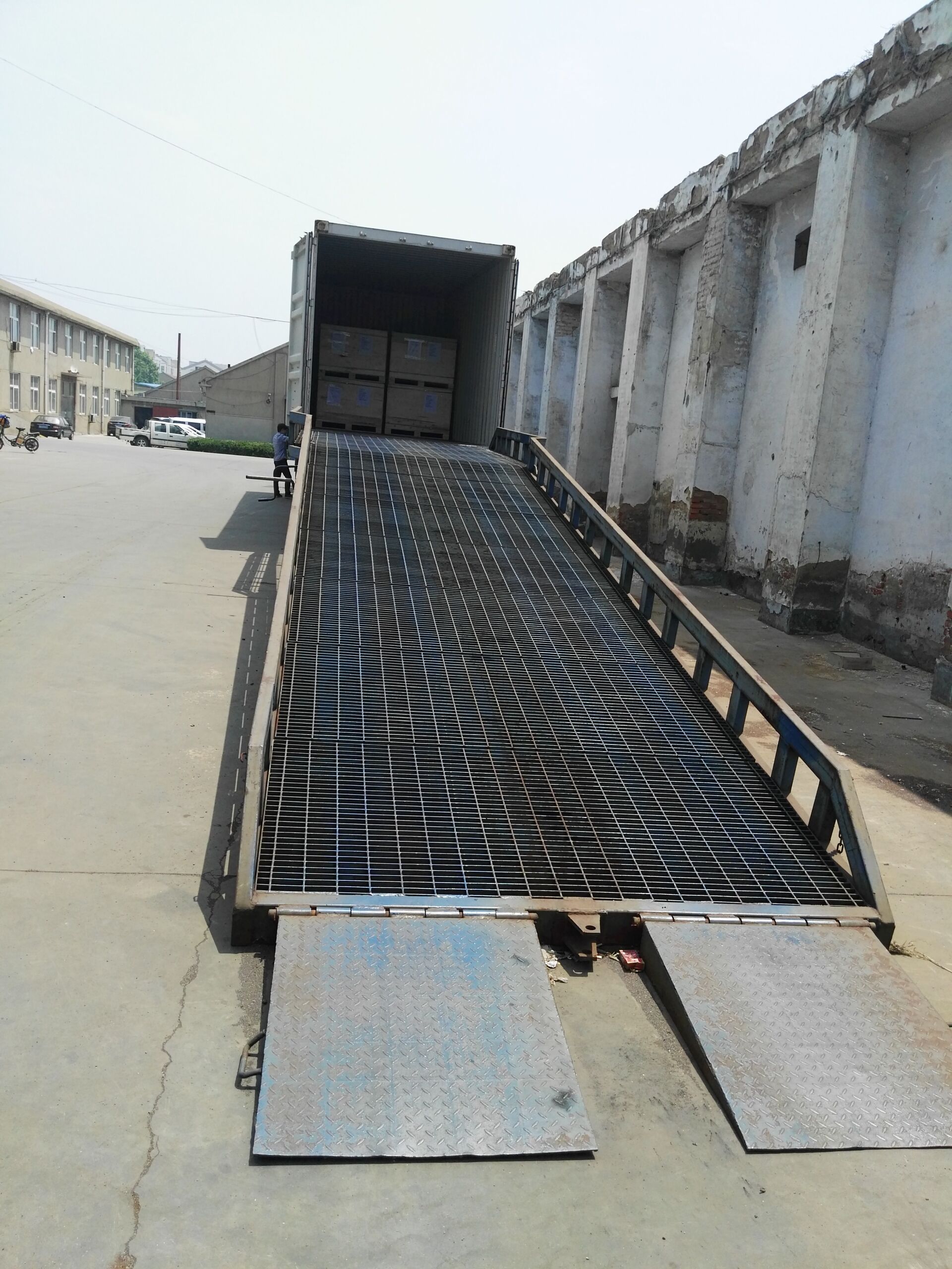 移动式登车桥10吨