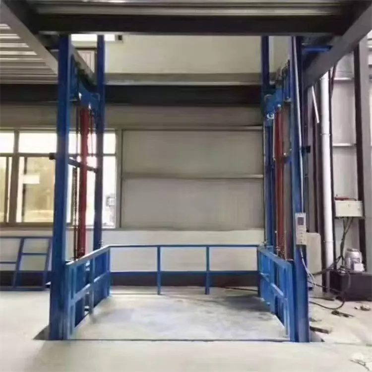 升降貨梯