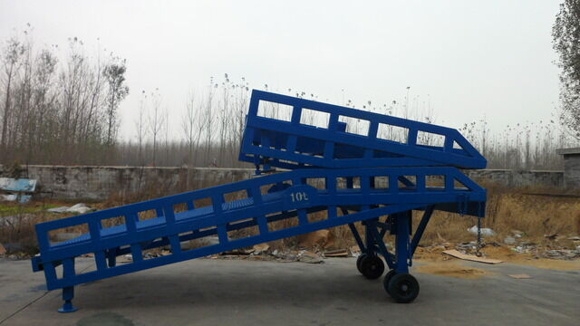 移动式登车桥15吨