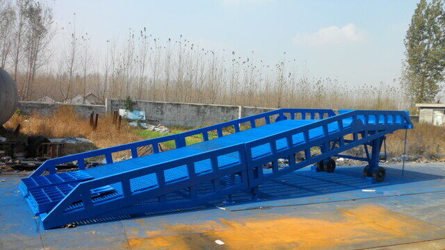 移动式登车桥15吨