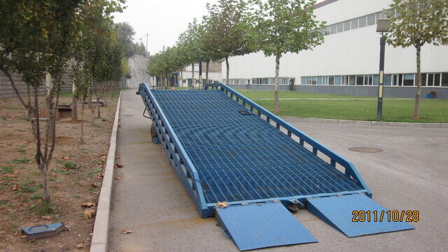 碳钢移动登车桥15吨