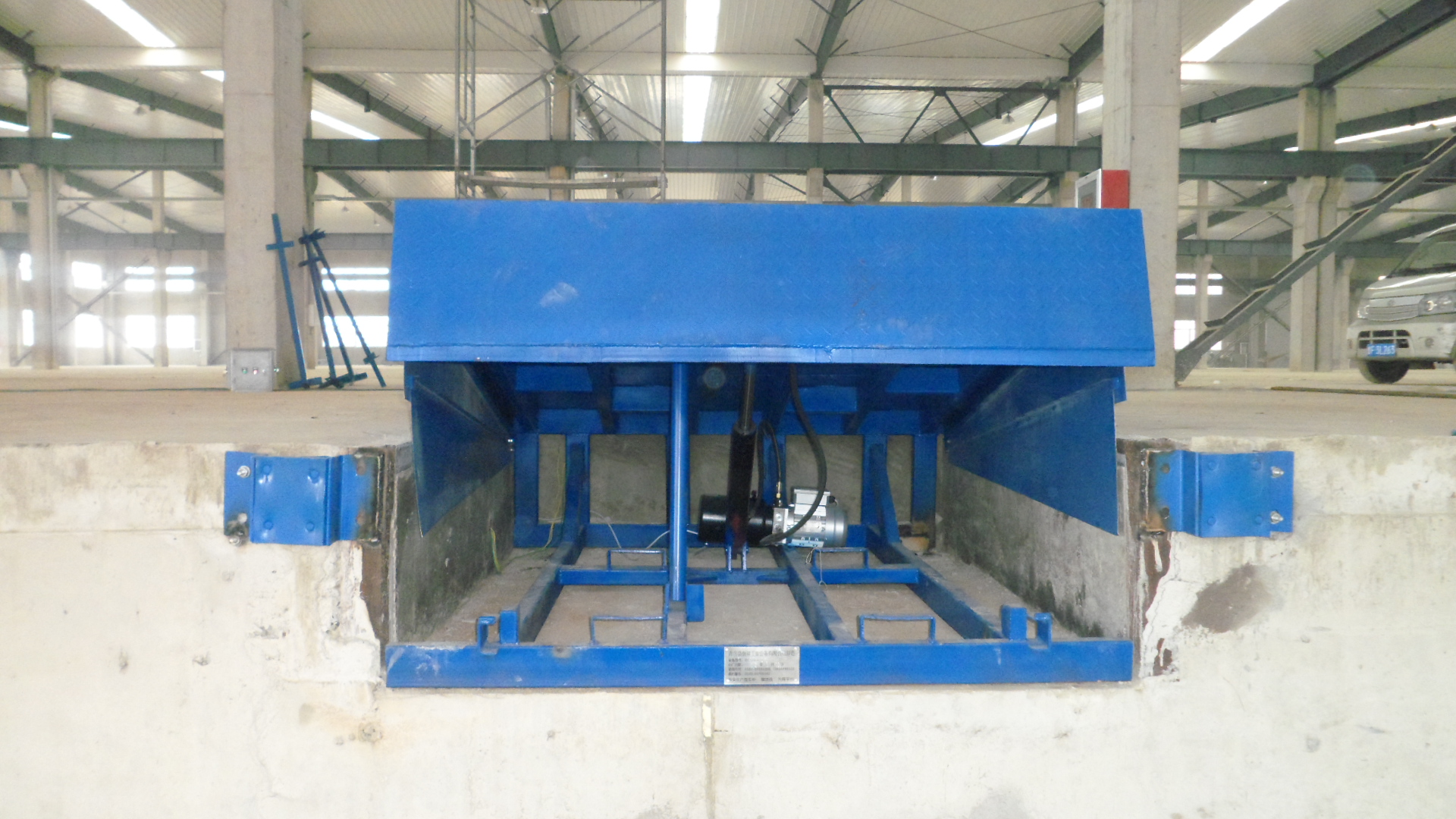 固定式登车桥8吨