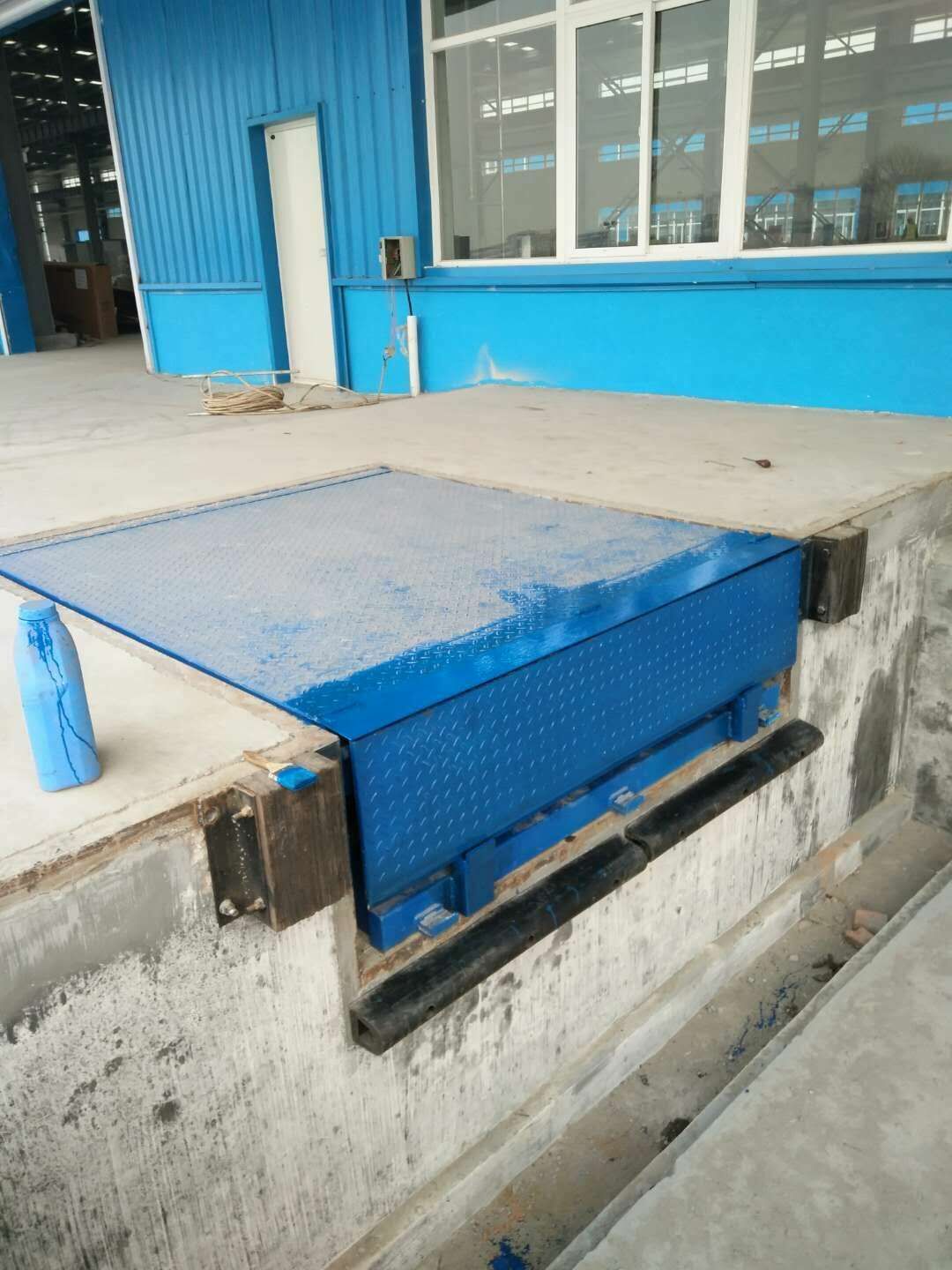 固定式登车桥8吨