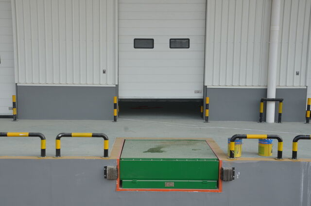 碳钢固定式登车桥10吨