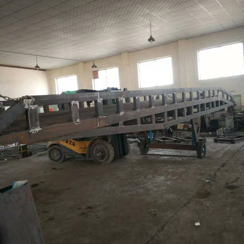 非标移动登车桥