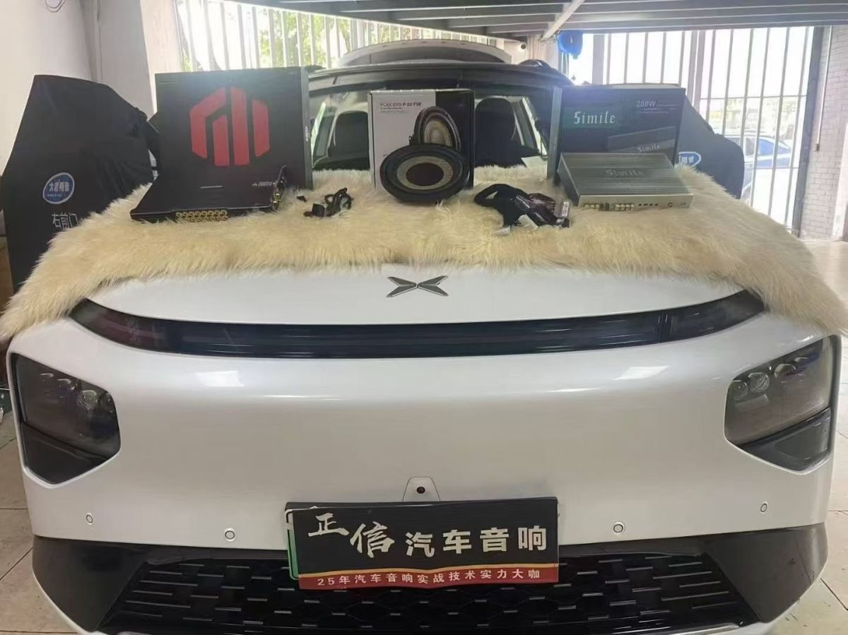 小鹏G9安装歌航AB218