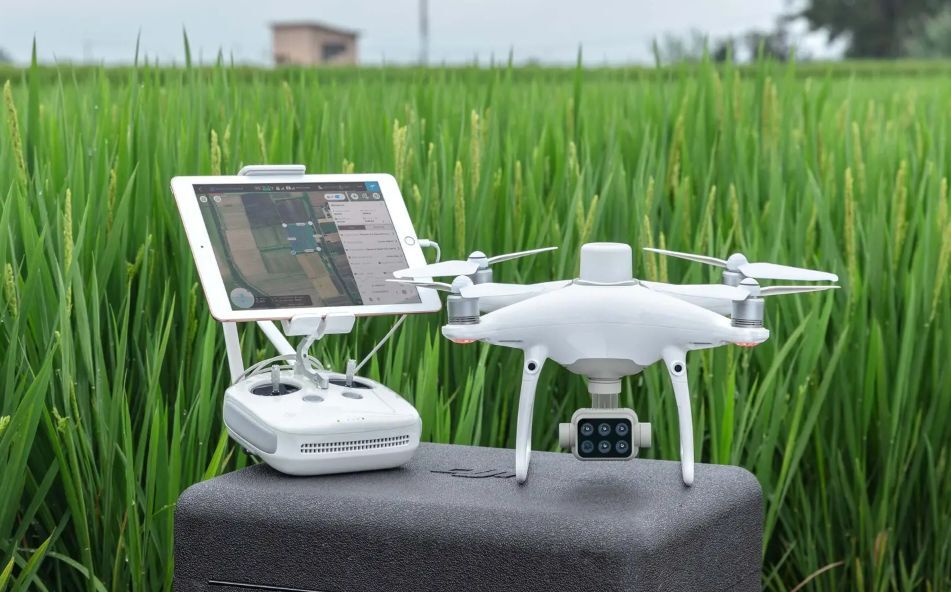 DJI 大疆行業(yè)應(yīng)用正式發(fā)布了精靈 4 多光譜版無(wú)人機(jī)。