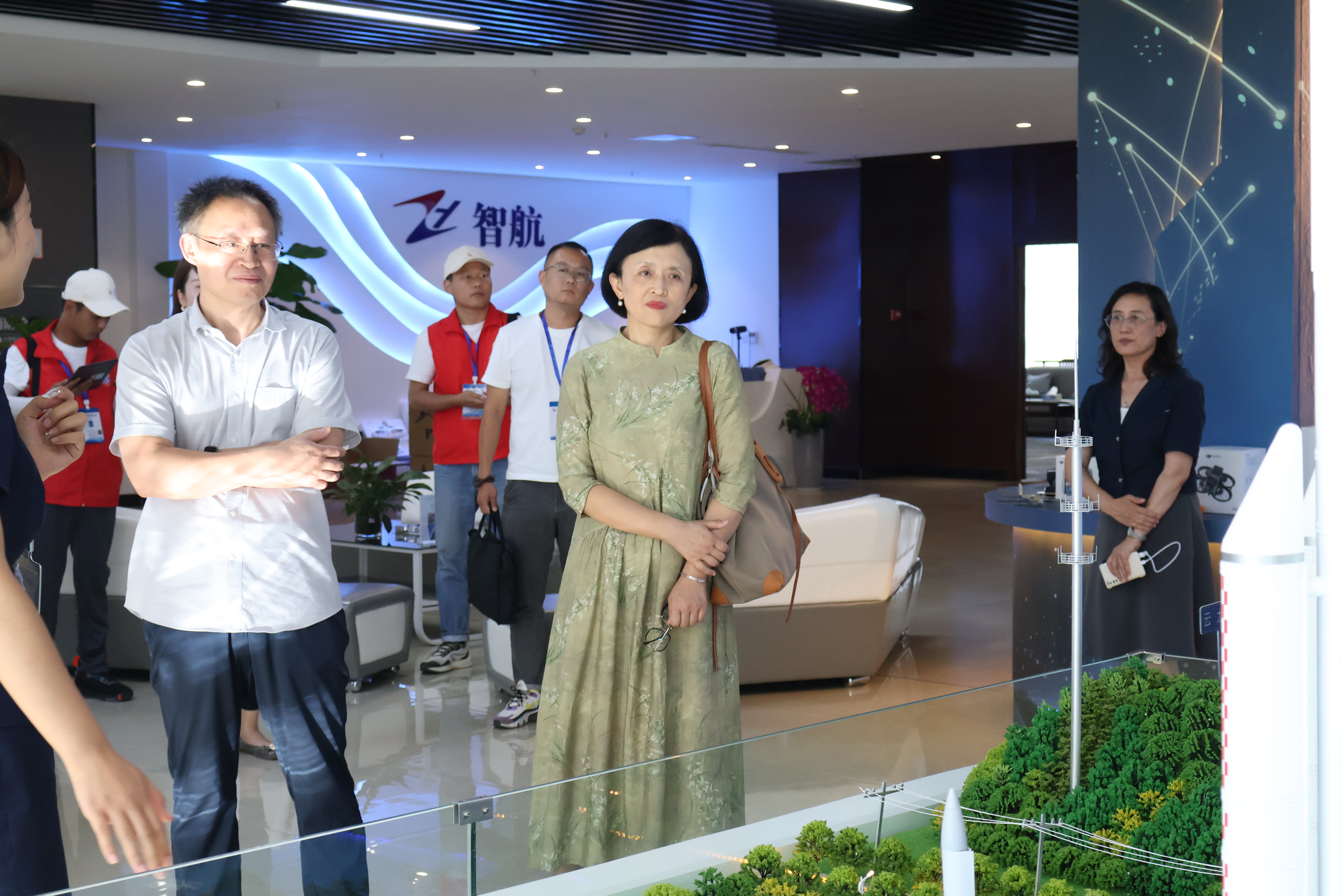 徐州市銅山區(qū)領(lǐng)導(dǎo)一行響應(yīng)國(guó)家號(hào)召來(lái)到智航智能科技有限公司進(jìn)行經(jīng)濟(jì)普查