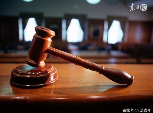 潘女士推倒强行搂抱亲吻自己的醉酒男致其死亡,法院:属正当防卫