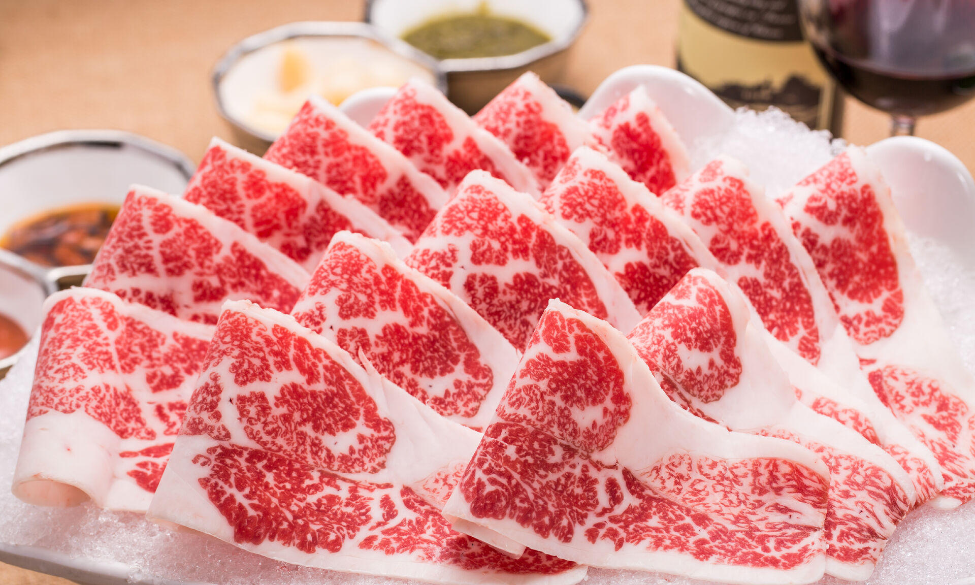 用普通牛肉的价格，吃雪花牛肉的品质