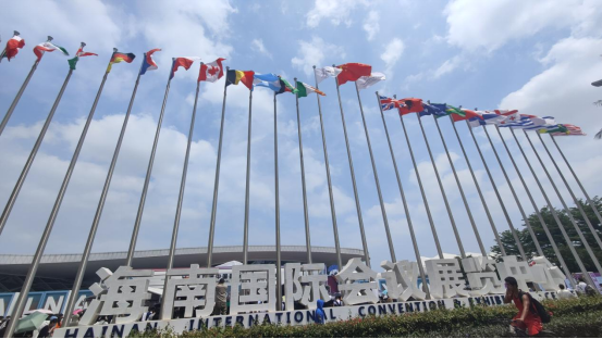 先行三赴消博会之约，与艾纳诗陪伴共生长