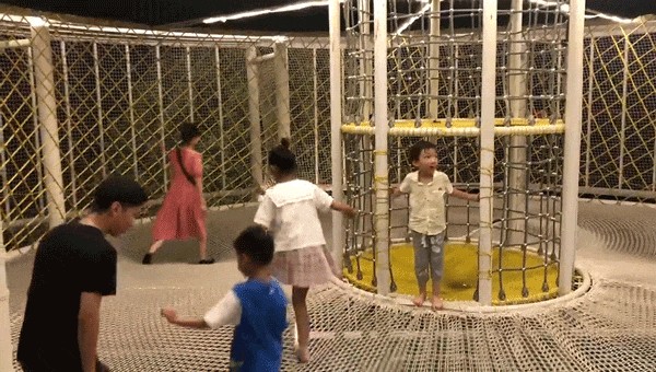 1720420538668825975970889728.gif 项目案例 | 俯瞰璀璨夜空,拥抱漫天繁星-岳阳星球乐园观景塔