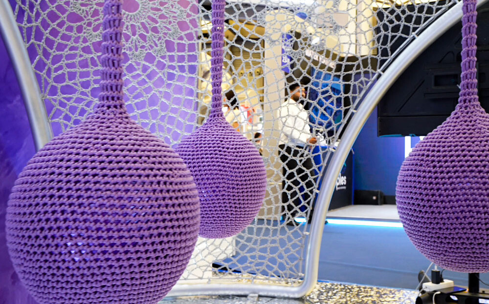 cocoon-born-netstribe-iaapa-orlando-handwoven-rope-ball-art-swing