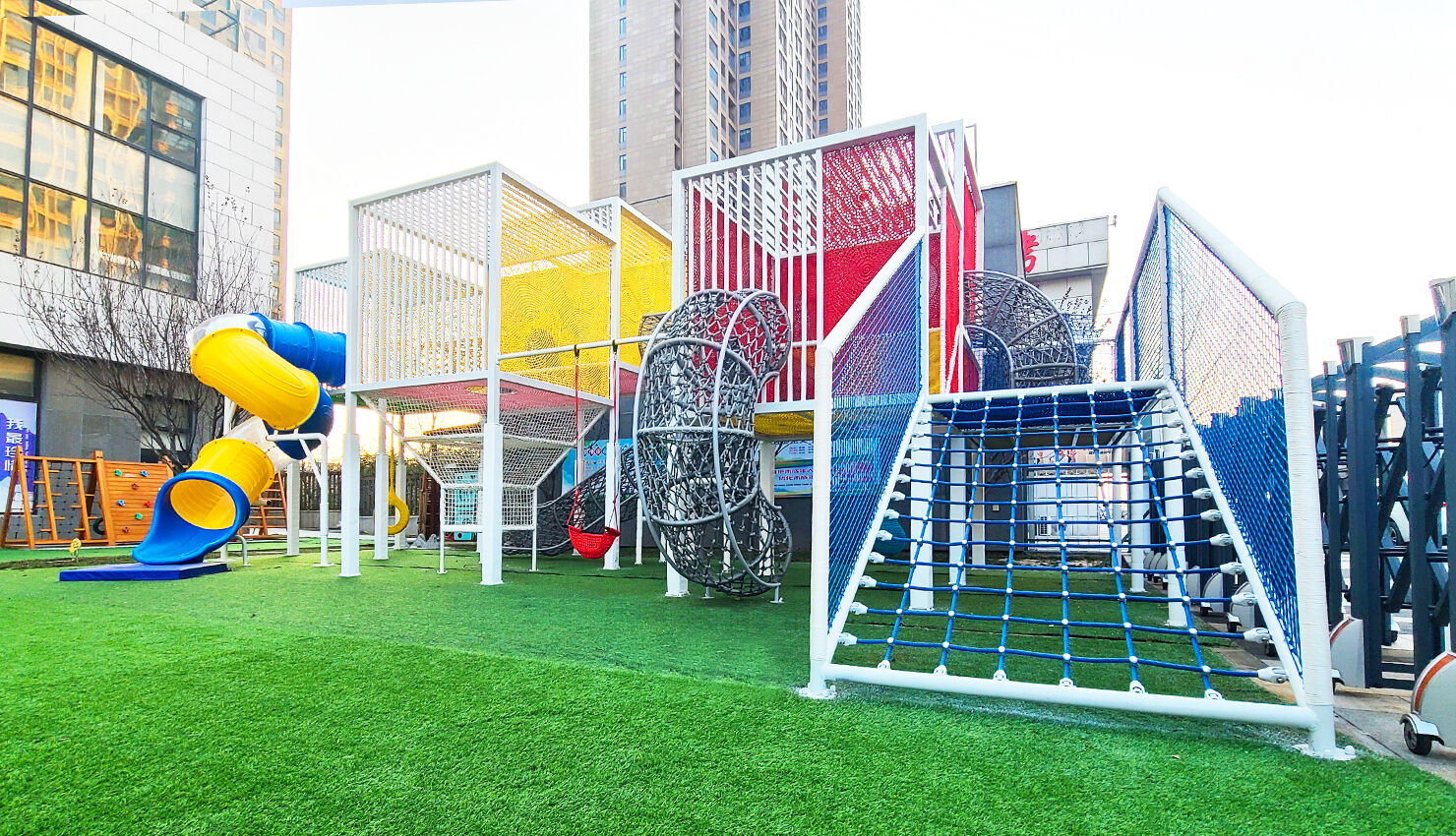 看世界-七彩盒子儿童主题乐园