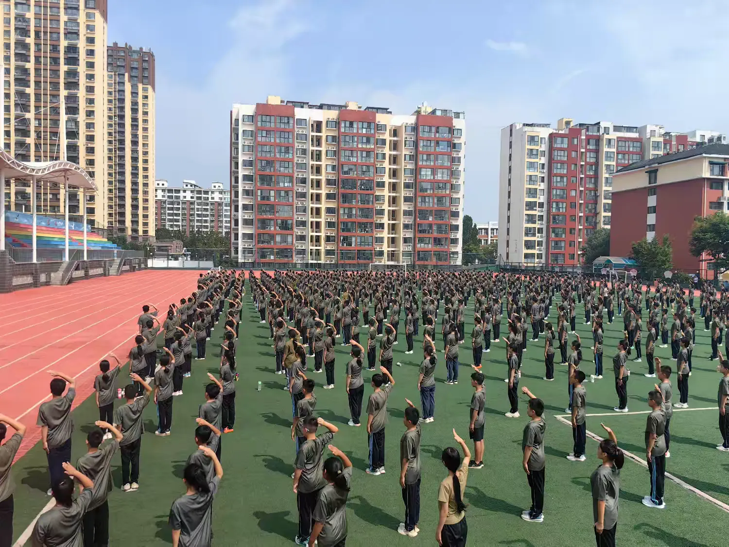 展莲园风采，强自身素质——宝莲华学校七年级新学期军训掠影