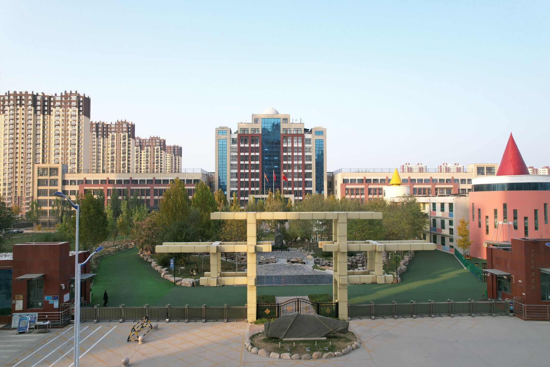 鱼跃龙门正视图