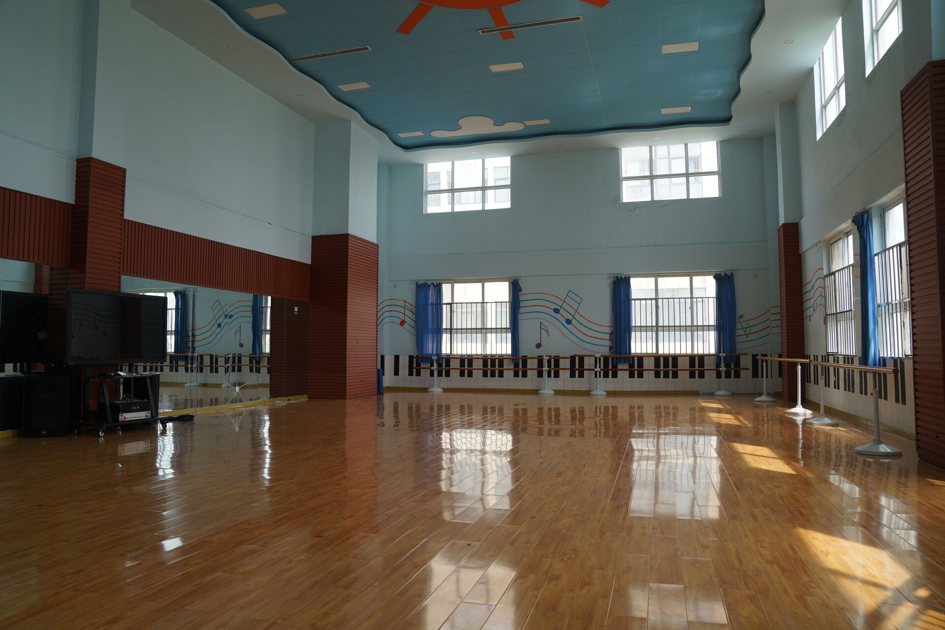 舞蹈大厅