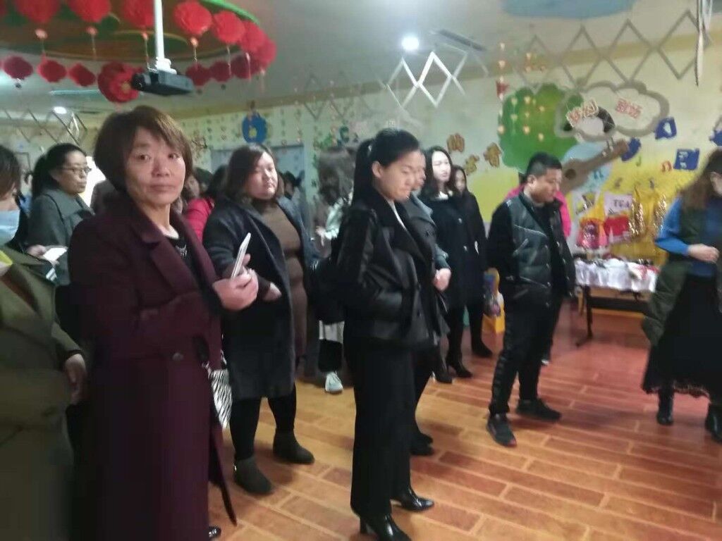 “ 携手共进 陪伴成长 ”——宝莲华学校召开期中家长会