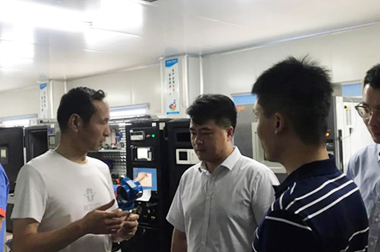 上海市奉賢區(qū)金匯鎮(zhèn)鎮(zhèn)長(zhǎng)蒞臨上海恩邦參觀考察