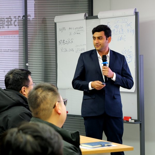 凝心聚力启新程 誓师奋进创佳绩--济南6165cc金沙总站热工2026年度销售誓师大会圆满召开--6165cc金沙总站炉内精炼设备领导者