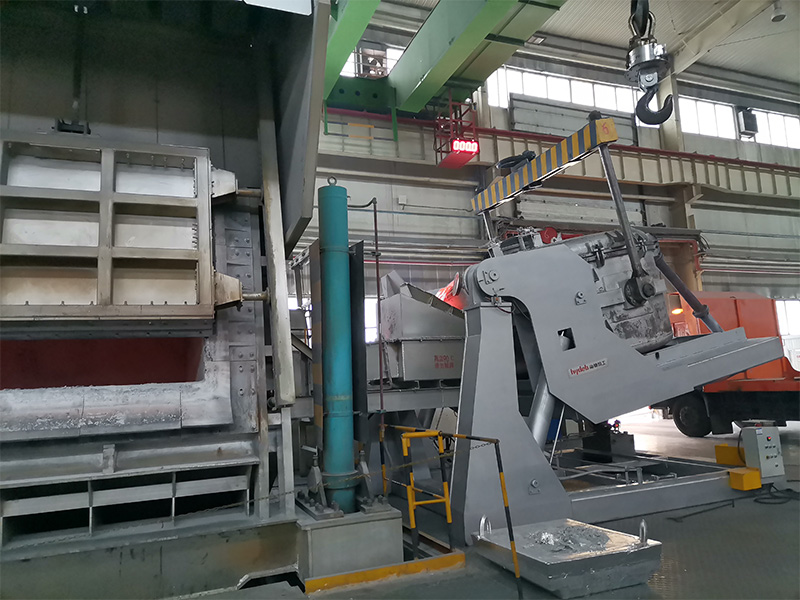 真空抬包傾轉(zhuǎn)裝置