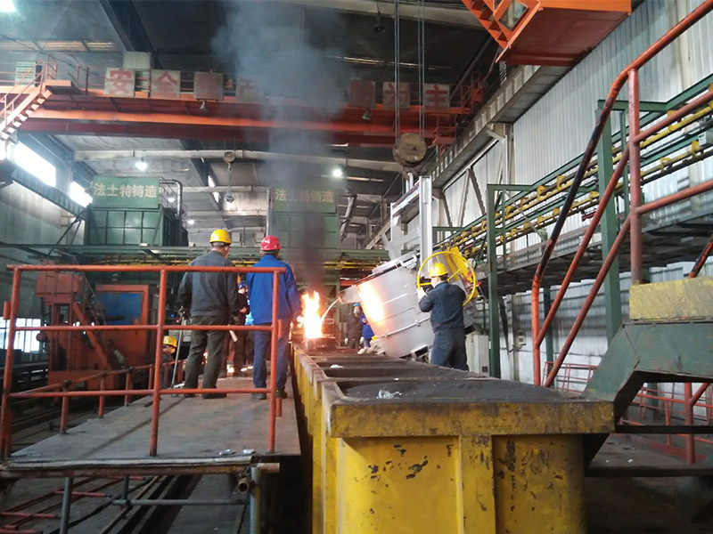 懸吊式鋁熔化保溫坩堝爐