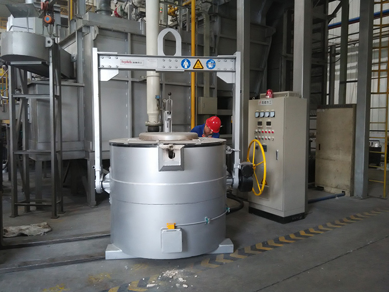 懸吊式鋁熔化保溫坩堝爐