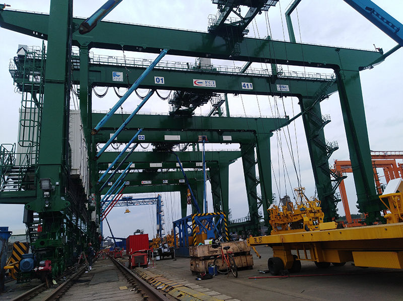 福建江阴港轨道吊智能润滑系统