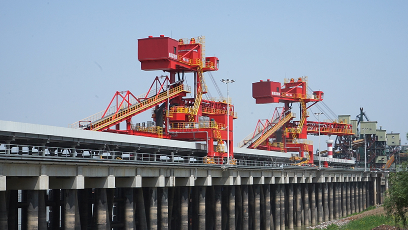 江西昌瑞港务装船机干雾除尘系统