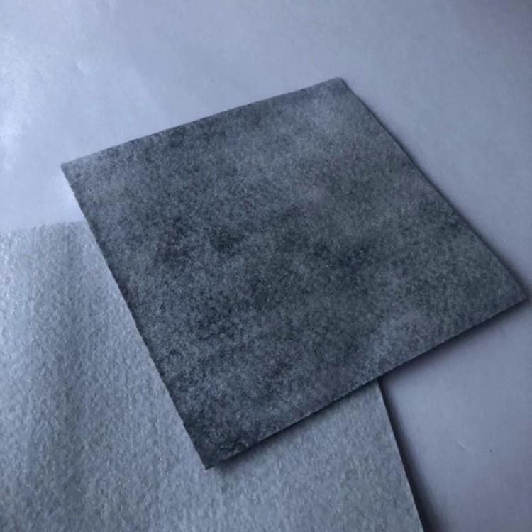 防渗层使用HDPE（高密度聚乙烯）土工膜