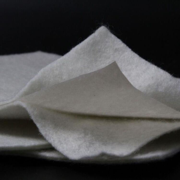 水库大坝工程中运用的复合土工膜是一种防渗的建筑材料