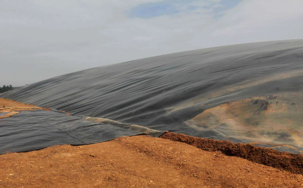 HDPE防渗膜有效防止污水直接与地下水接触