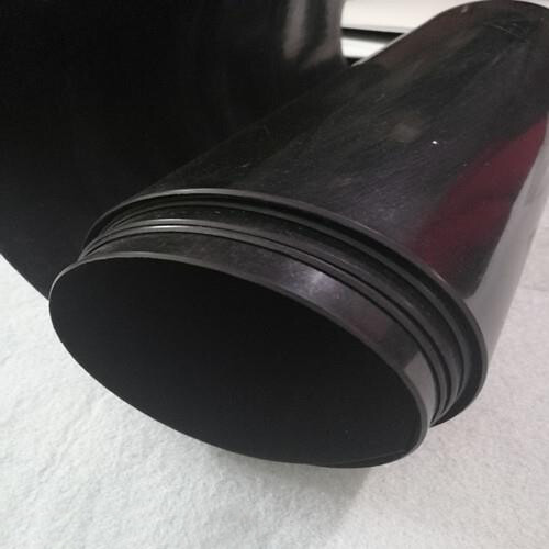  果园灌溉蓄水池防渗漏土工膜的重要性与优势解析