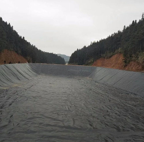 土工膜材料变形随时间延续而增长的特性