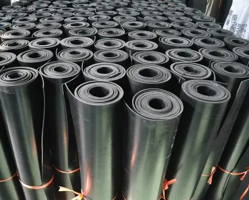 购买土工膜时可以用这些方法来检测一下质量的好坏