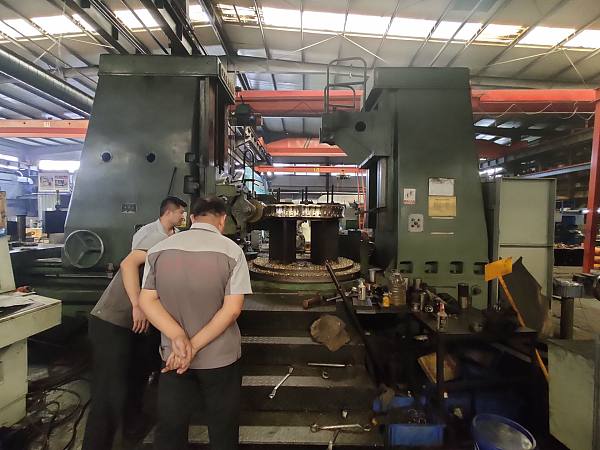 武汉重型滚齿机Y31200
