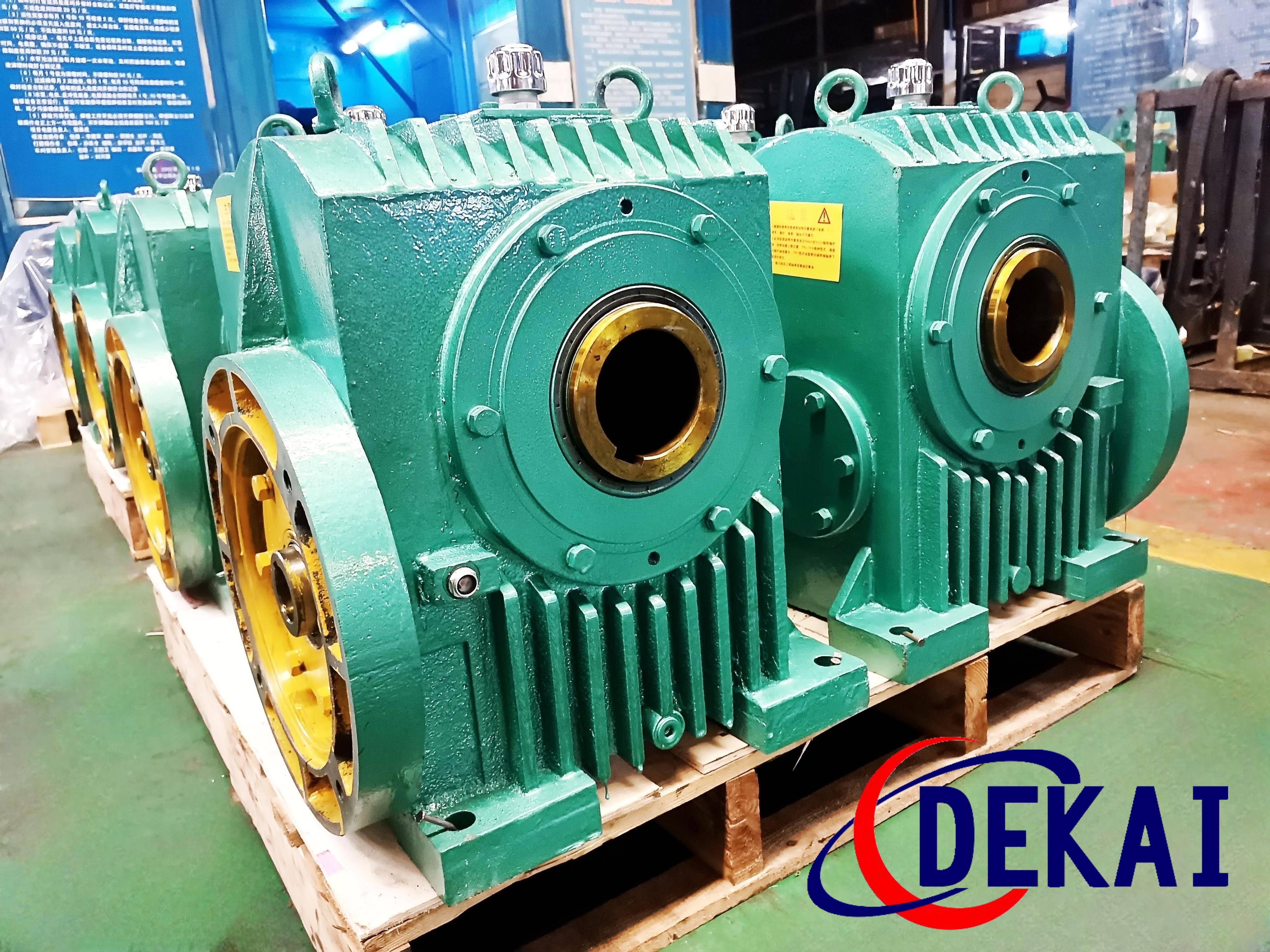 RD系列連鑄機用平面二次包絡(luò)蝸輪蝸桿減速機