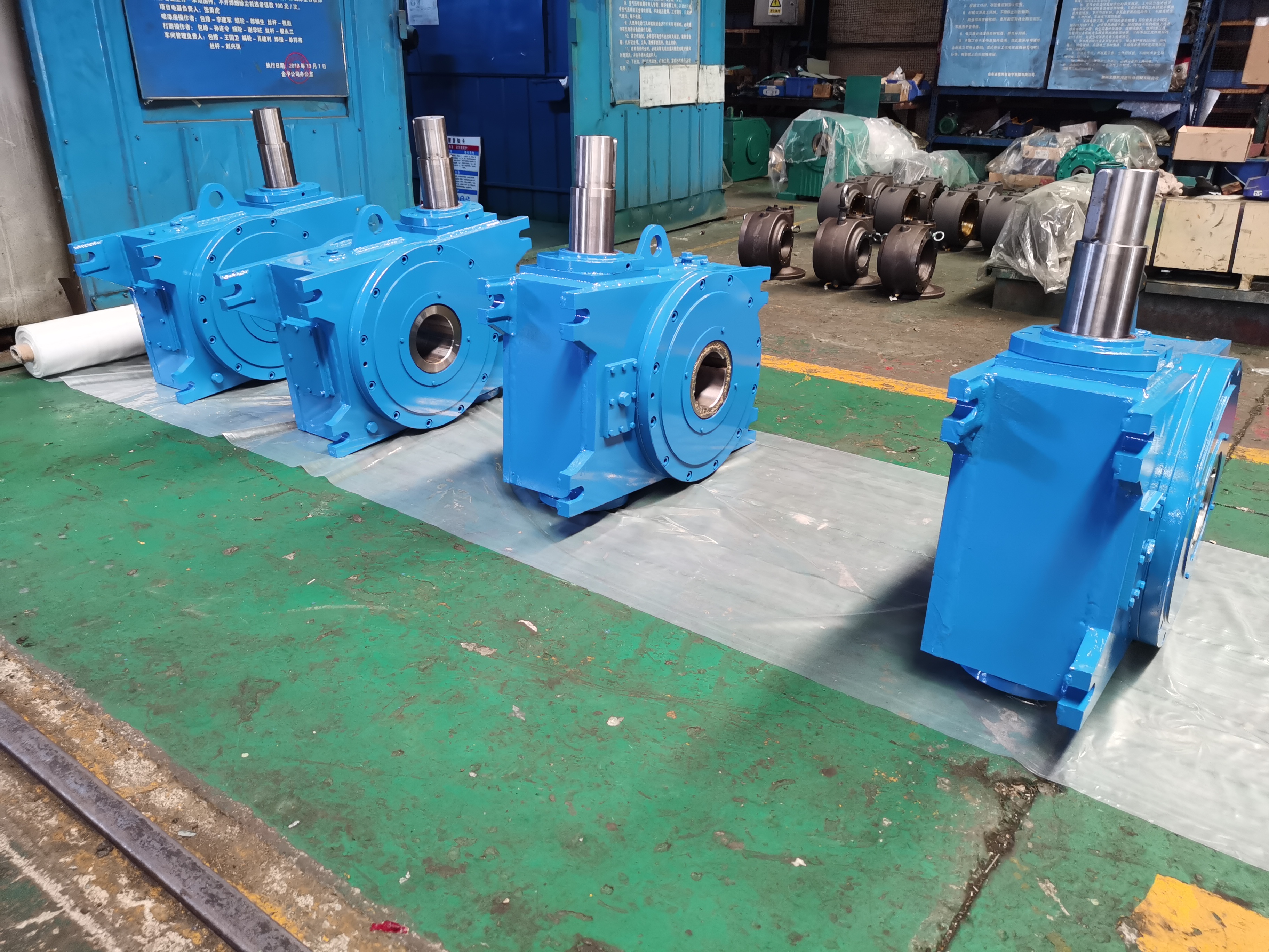 煉鐵高爐布料裝置左右溜槽傾動(dòng)減速機(jī)