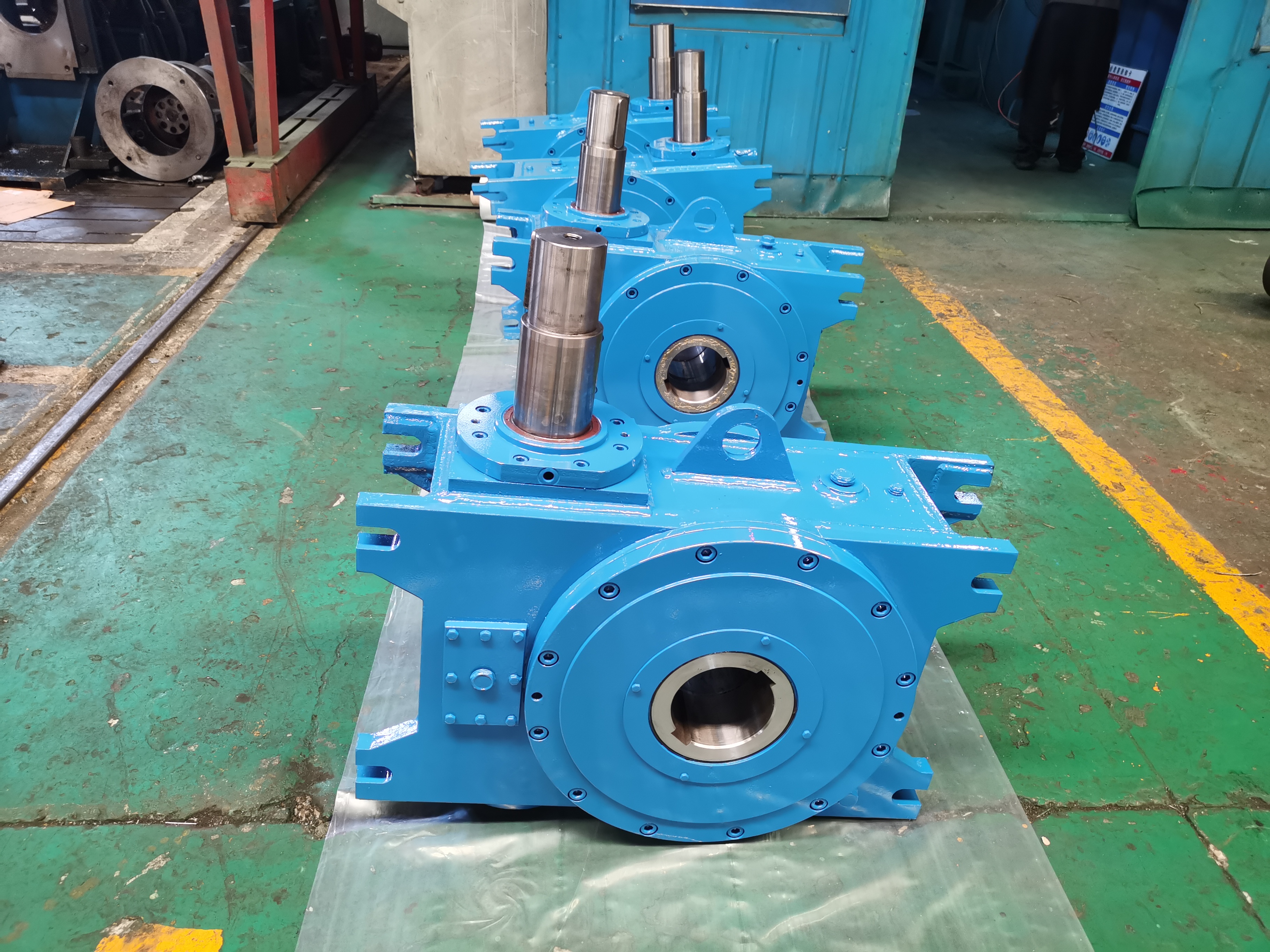 煉鐵高爐布料裝置左右溜槽傾動(dòng)減速機(jī)