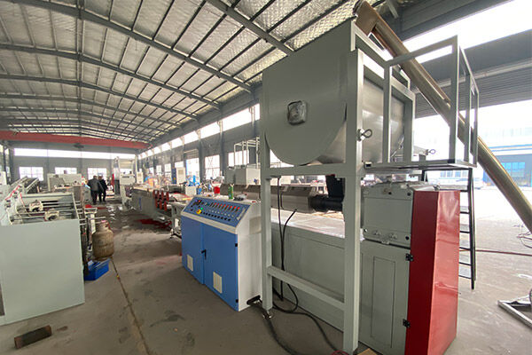 突尼斯客戶采購(gòu)的PET拉絲機(jī)設(shè)備試車完成