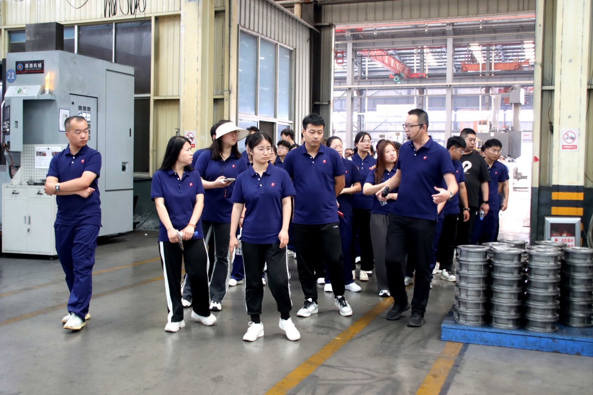 机加工参观1.jpg 机加工参观1.jpg