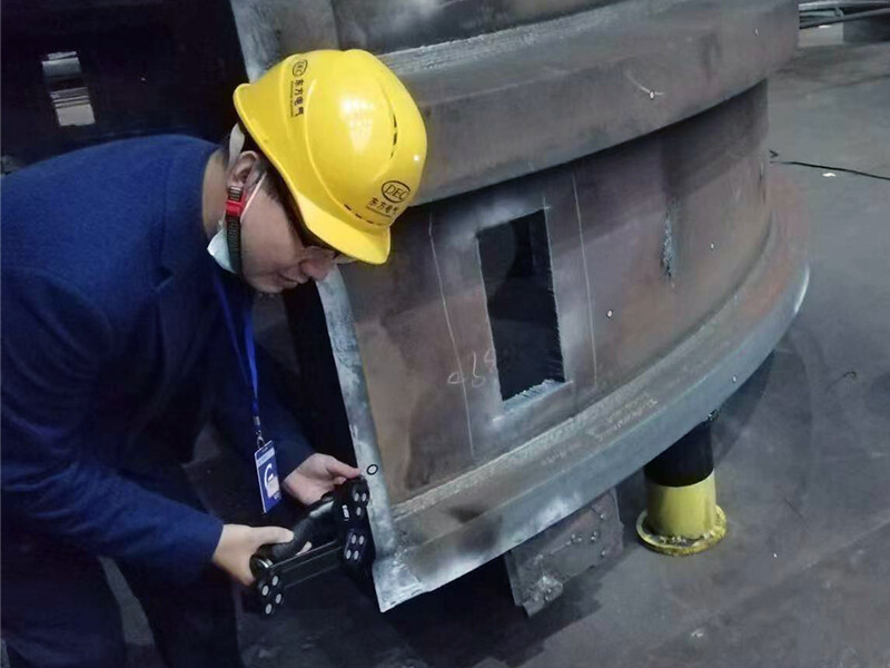 劃線，得到準(zhǔn)確的加工基準(zhǔn)及窗口位置