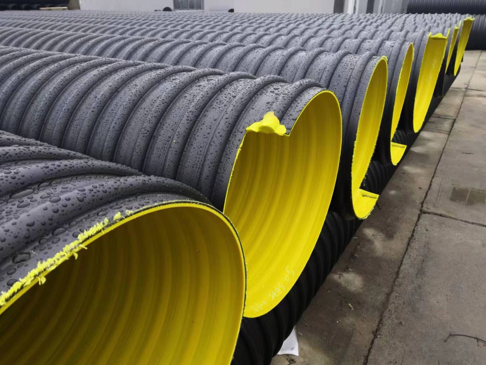 钢带增强聚乙烯螺旋波纹管