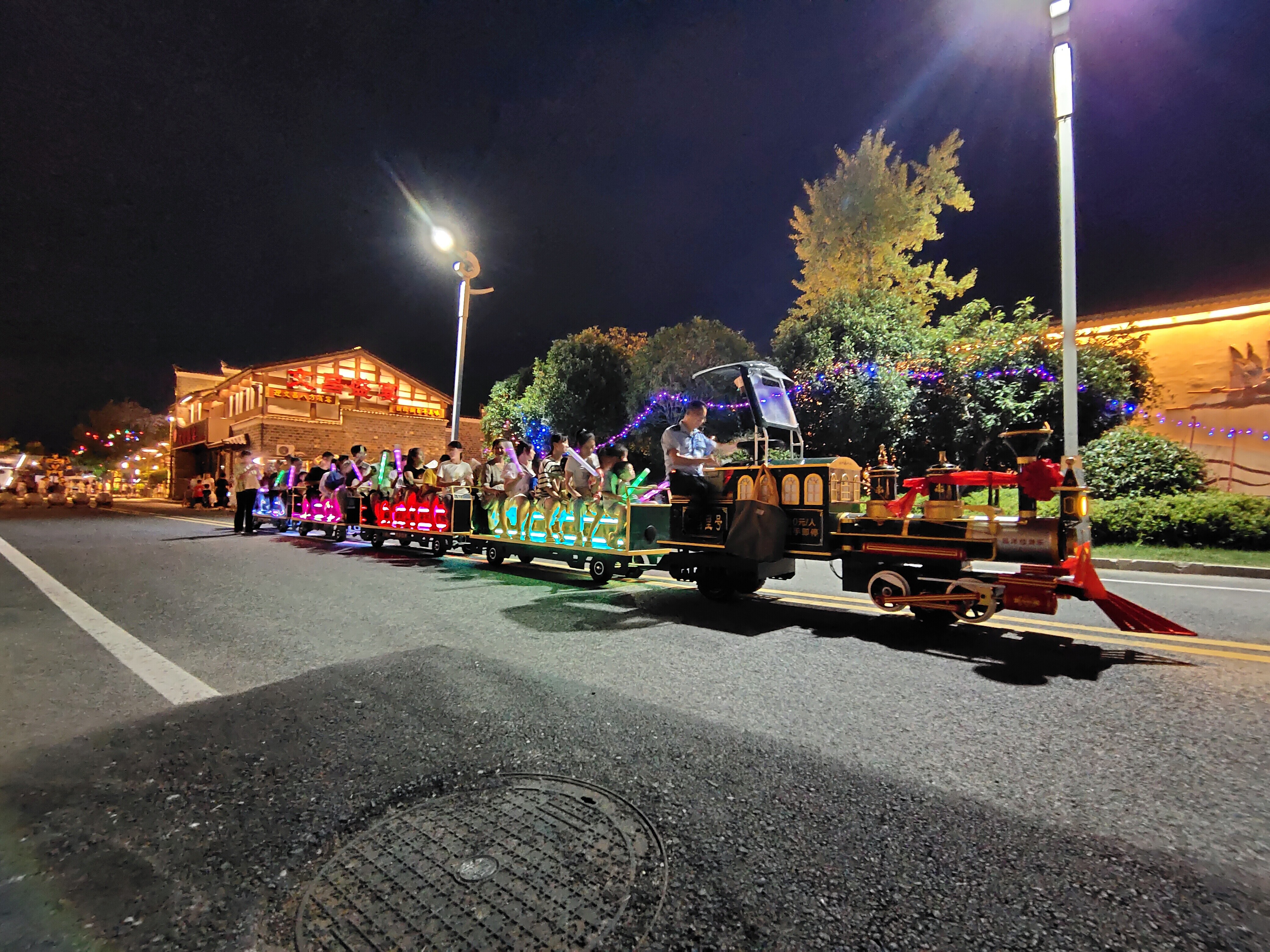 骑跨式网红无轨小火车