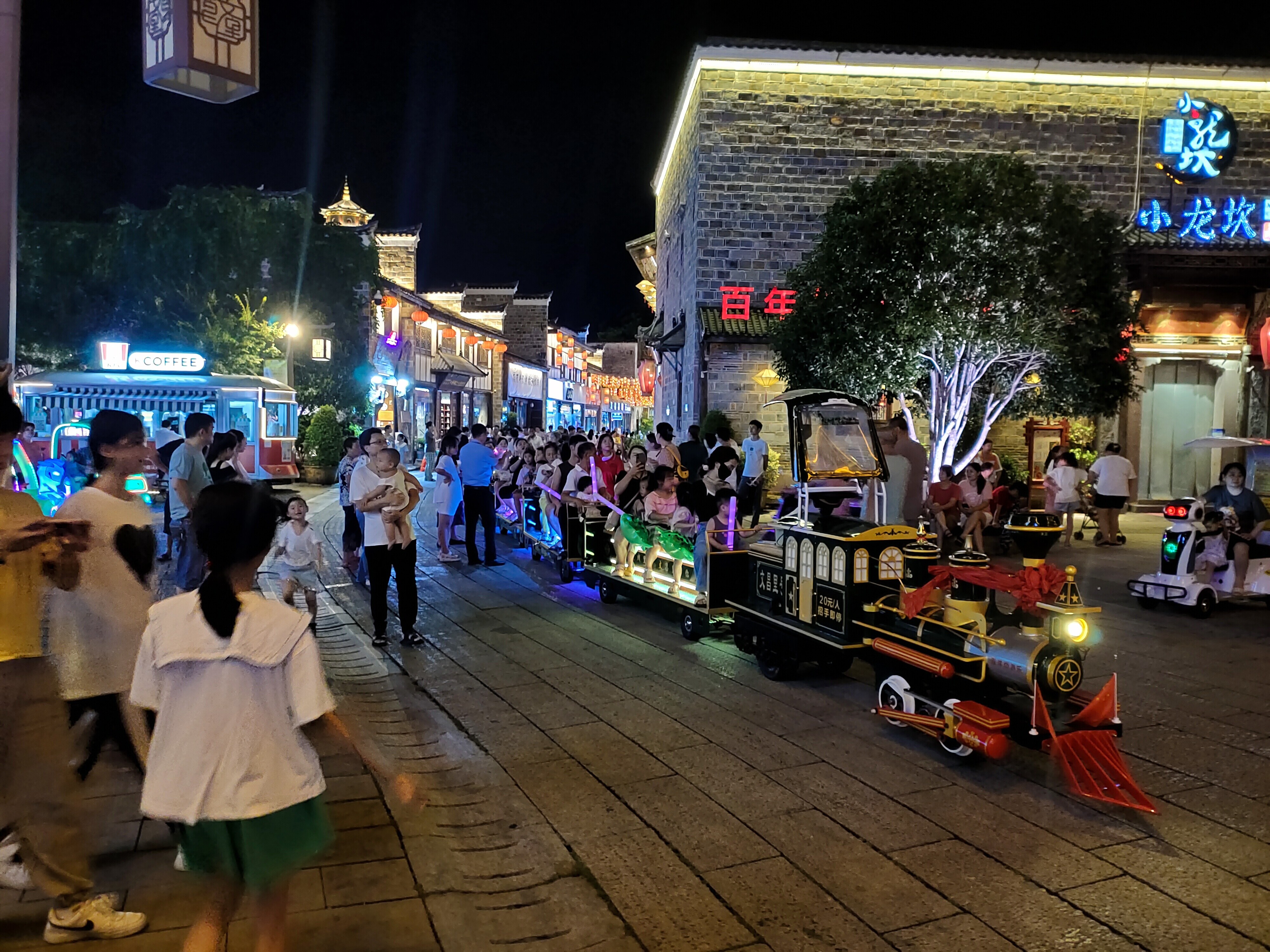 骑跨式网红无轨小火车