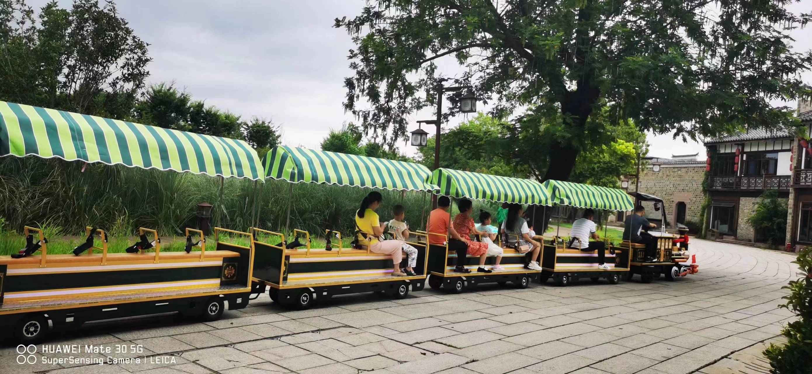 骑跨式网红无轨小火车