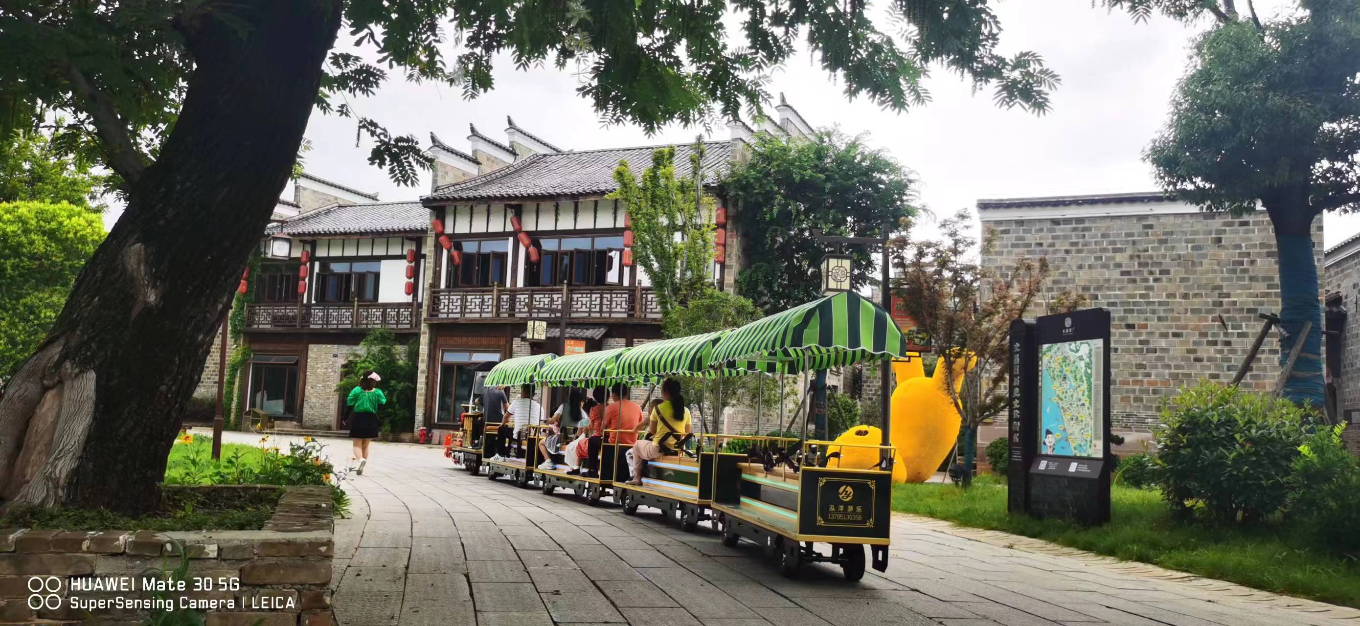 骑跨式网红无轨小火车